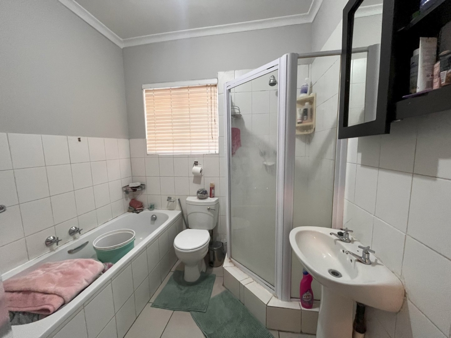 2 Bedroom Property for Sale in Noordhoek Free State